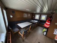 Kapal bekalan untuk jualan