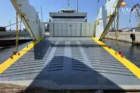 Kapal feri untuk jualan