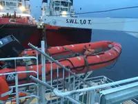 Kapal motor untuk jualan