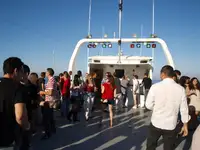 Kapal feri untuk jualan