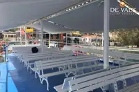 Kapal feri untuk jualan