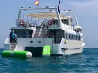 Kapal feri untuk jualan