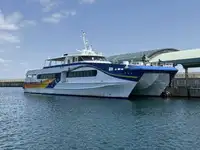 Katamaran untuk jualan