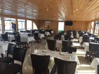 Kapal restoran untuk jualan